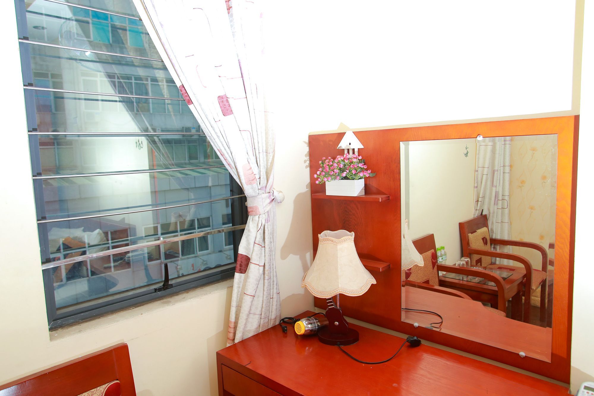 Hotel Reddoorz Near Hanoi Railway Station Extérieur photo